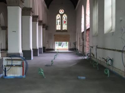 Chape bovenop de isolatie